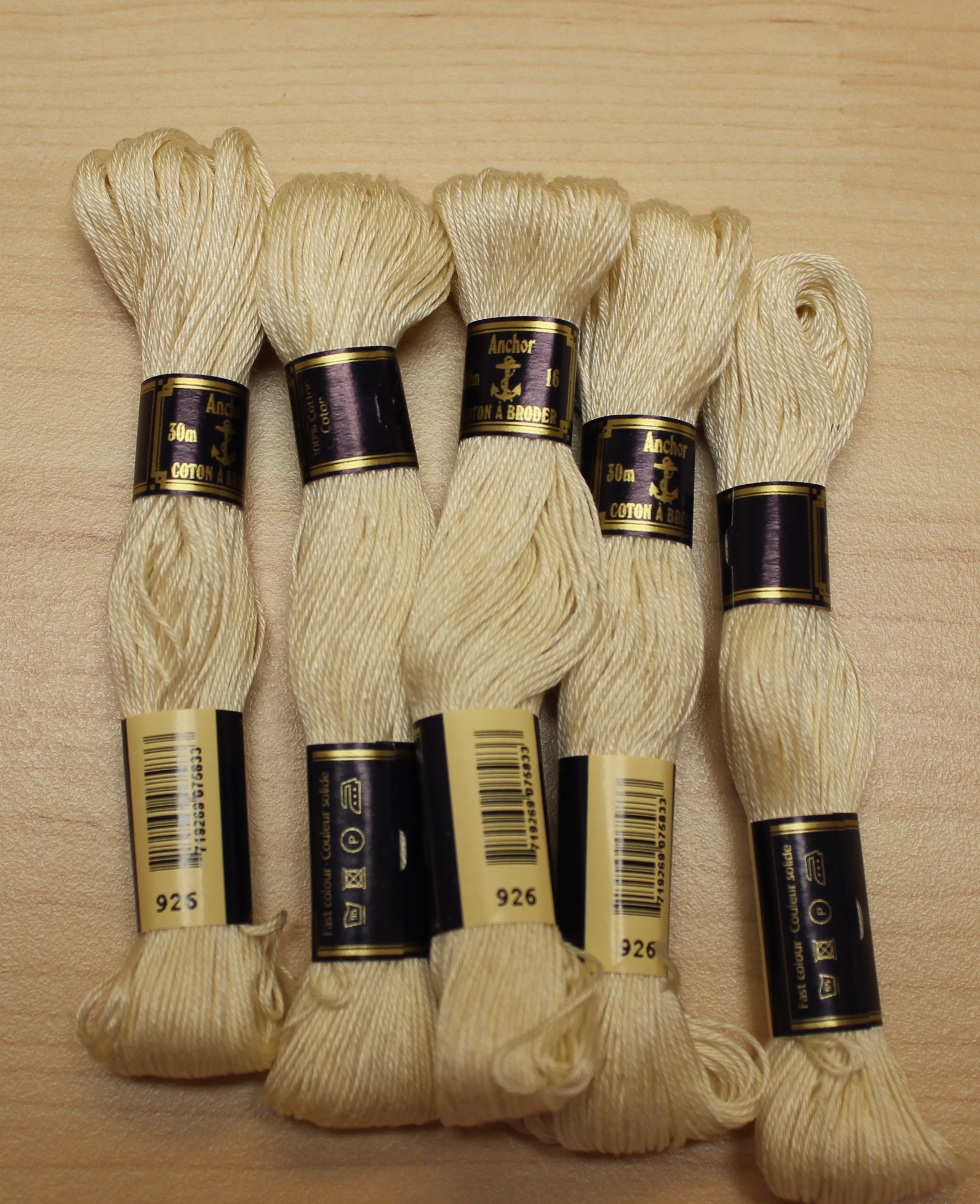 Anchor  - 4-fach Stickgarn - Stärke 12 in 926 creme